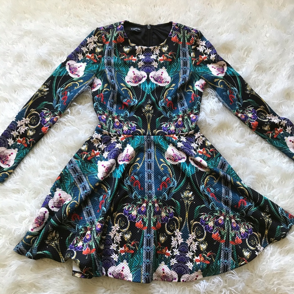 BEBE FLORAL FIT AND FLARE QUILTED DRESS GREEN BLK